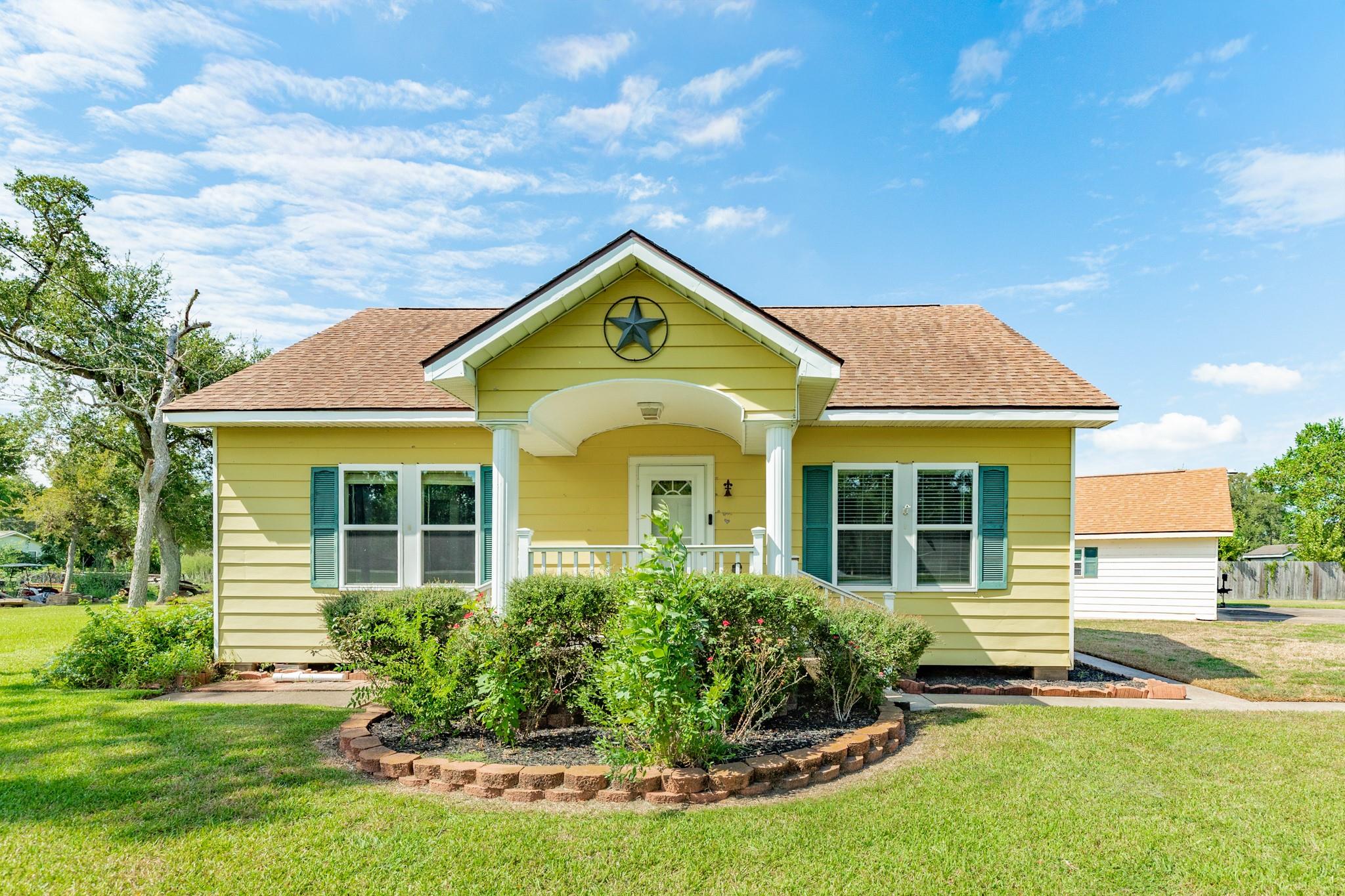 402 Goliad St Cr 821