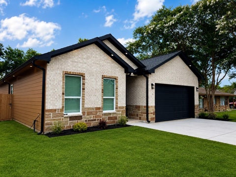 Photo of 711 S Carroll ST, La Porte, TX 77571 (MLS # 2095868)