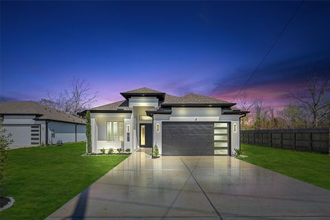 Photo of 1511 Waco St St, Dayton, TX 77535 (MLS # 87141922)