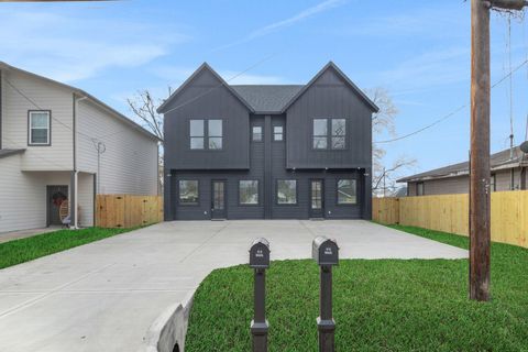 7956 Bonaire Unit A/B Street Houston TX 77028