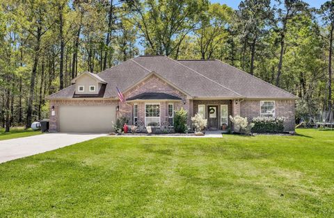 Homes For Sale - 1006 Commons Waterway Drive<br/> Huffman, TX 77336