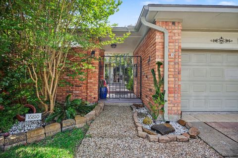 Photo of 16810 Finewood Way, Houston, TX 77058 (MLS # 68405602)