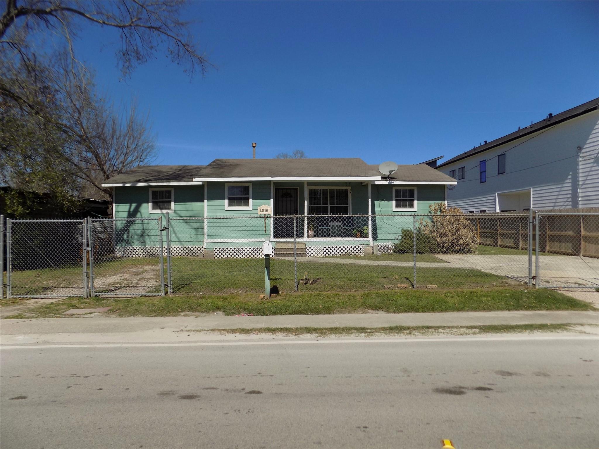 5016 Creekmont Drive