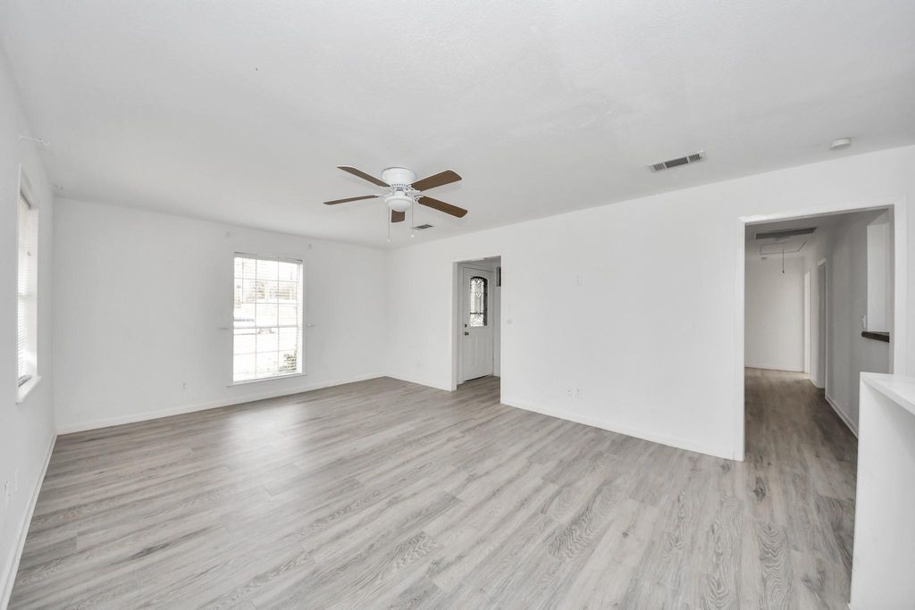 Photo of 339 Linnwood Drive, Woodbranch, TX 77357 (MLS # 43114569)
