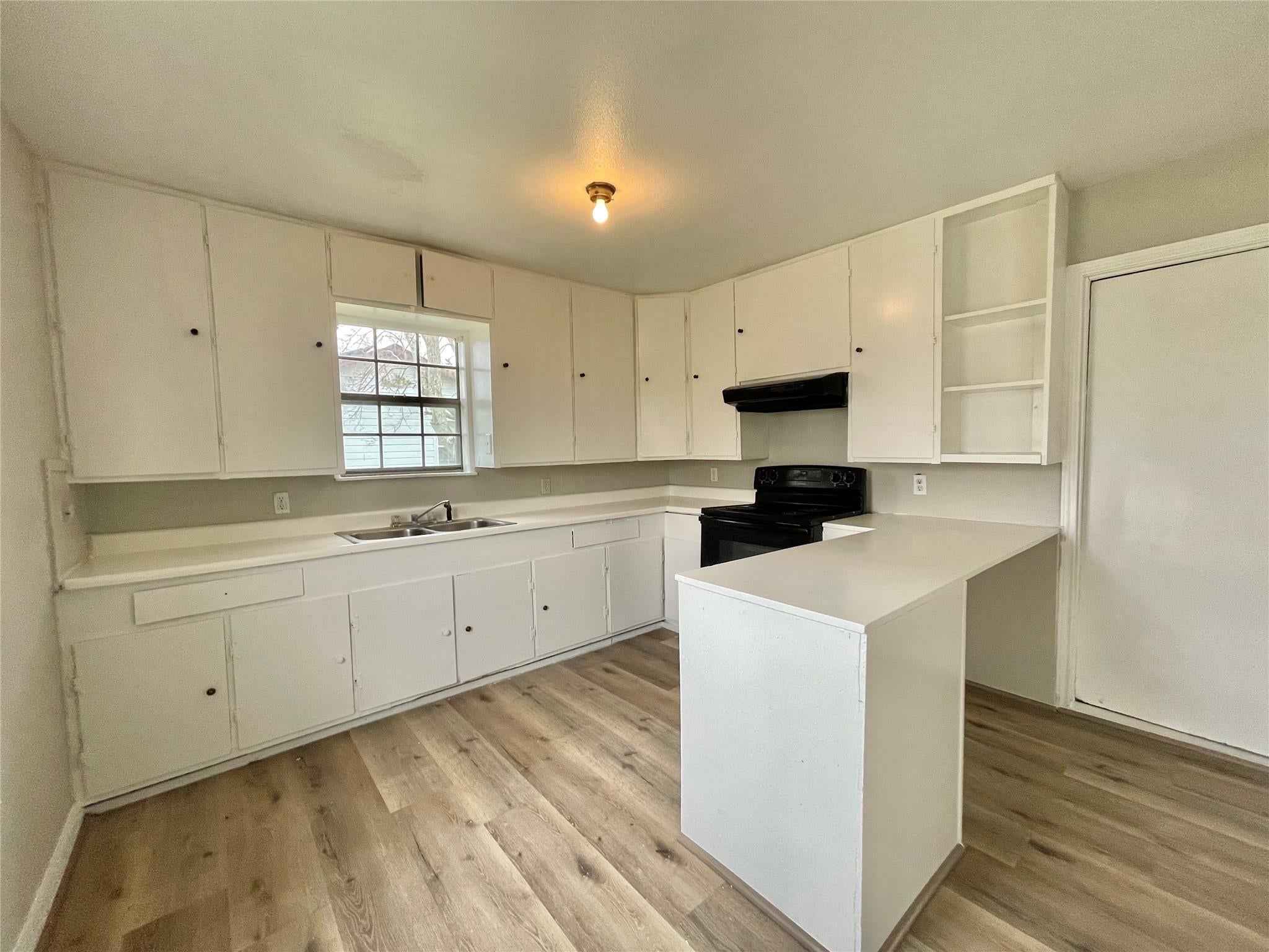 327 W 7th Street
