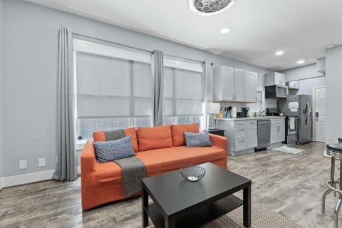 Multifamily For Rent - 412 Drew Street #1<br/> Houston, TX 77006