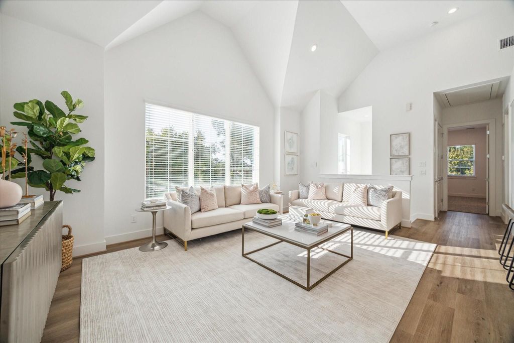 Photo of 845 Elkhart Street #D, Houston, TX 77091 (MLS # 10100636)