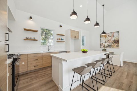 Tiny photo for 845 Elkhart Street #D, Houston, TX 77091 (MLS # 10100636)