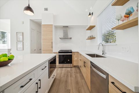 Tiny photo for 845 Elkhart Street #D, Houston, TX 77091 (MLS # 10100636)