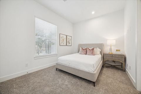 Tiny photo for 845 Elkhart Street #D, Houston, TX 77091 (MLS # 10100636)