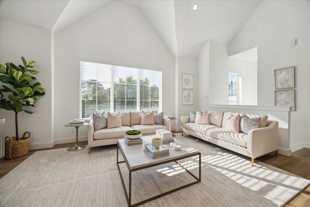 Photo of 845 Elkhart Street #D, Houston, TX 77091 (MLS # 10100636)