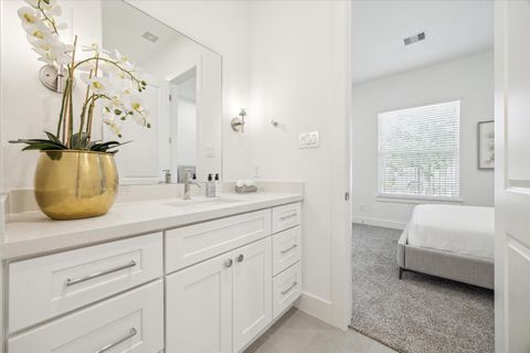 Tiny photo for 845 Elkhart Street #D, Houston, TX 77091 (MLS # 10100636)