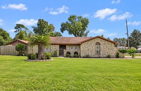 Photo of 12803 Verdun Drive, Houston, TX 77049 (MLS # 38967539)