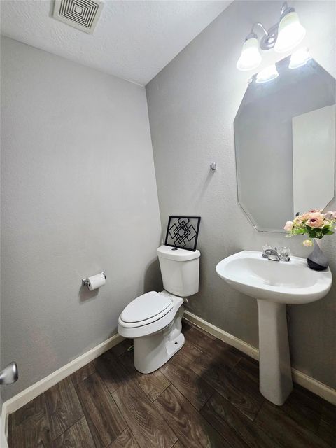 Tiny photo for 1011 Larks Trace Lane, Houston, TX 77090 (MLS # 37264578)