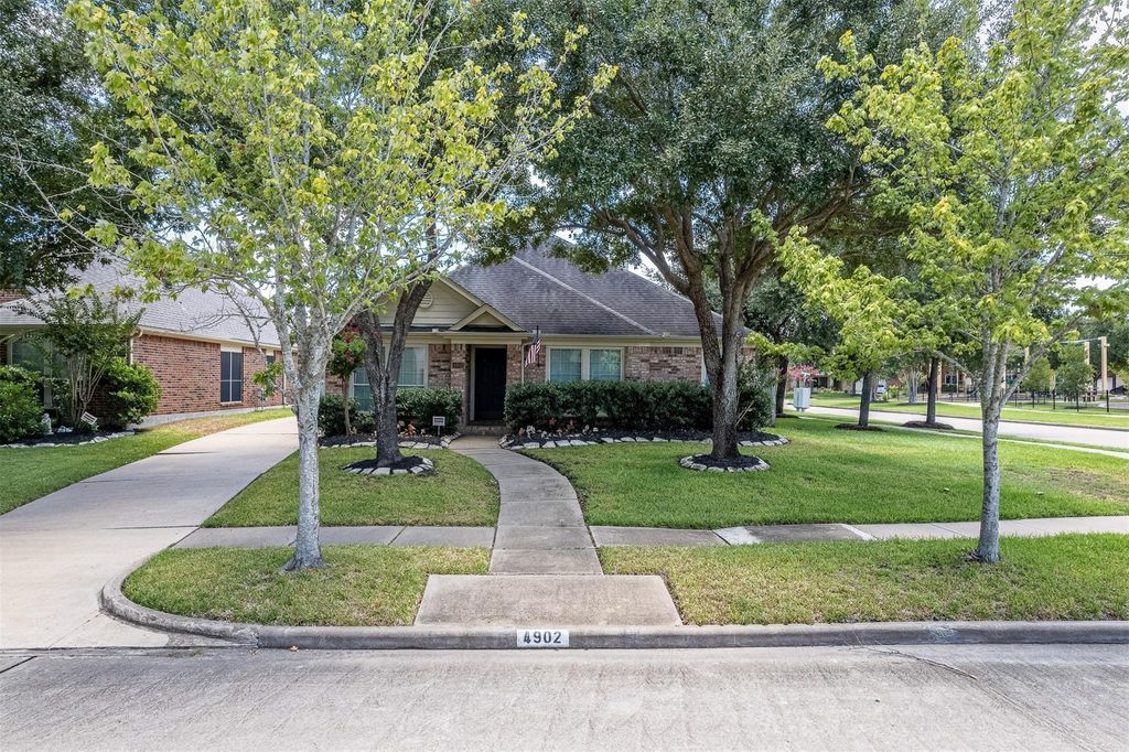 Photo of 4902 Lake Catherine Court, Richmond, TX 77407 (MLS # 12616577)