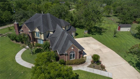 Homes For Sale - 2750 County Road 48<br/> Rosharon, TX 77583