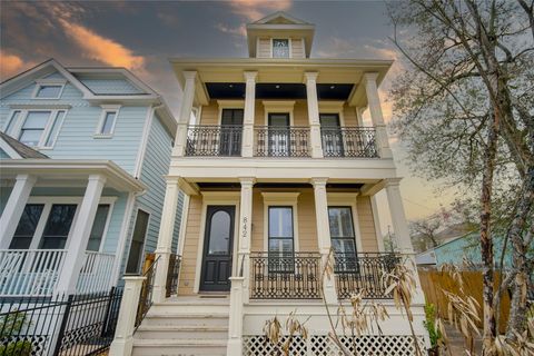Photo of 842 W 22nd Street, Houston, TX 77008 (MLS # 91071831)