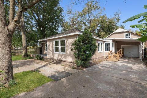 Photo of 1200 Adams Street, Baytown, TX 77520 (MLS # 14664198)