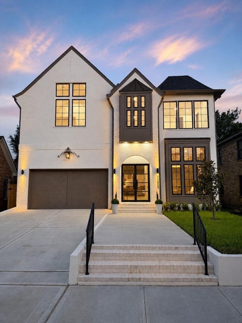 Photo of 2325 Wroxton Road, Houston, TX 77005 (MLS # 30184675)