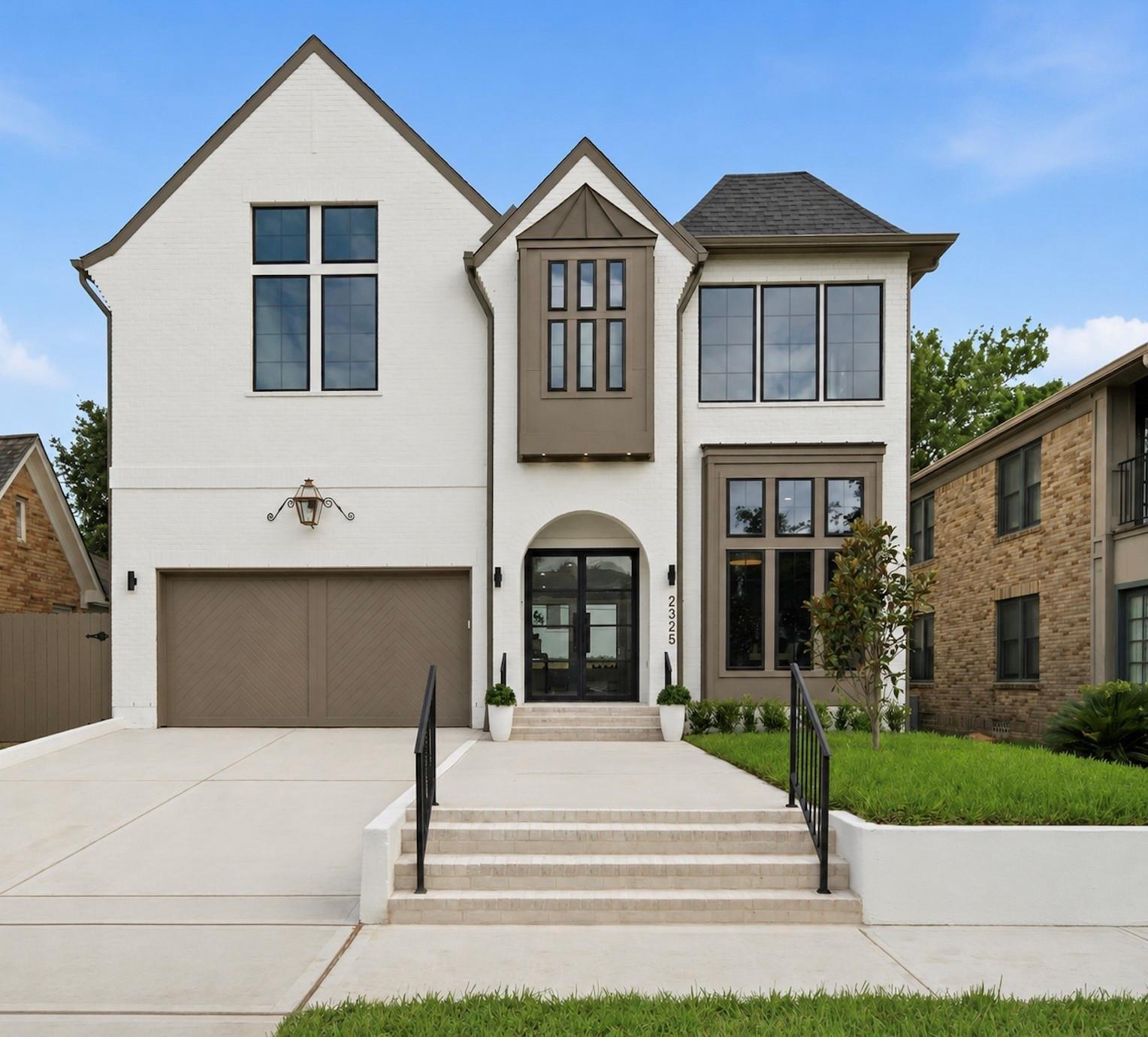 2325 Wroxton Road