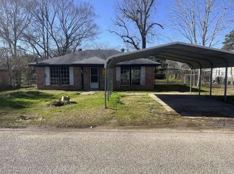 Photo of 1303 N Mason Avenue, Cleveland, TX 77327 (MLS # 16641901) Photo of 1303 N Mason Avenue, Cleveland, TX 77327 (MLS # 16641901)