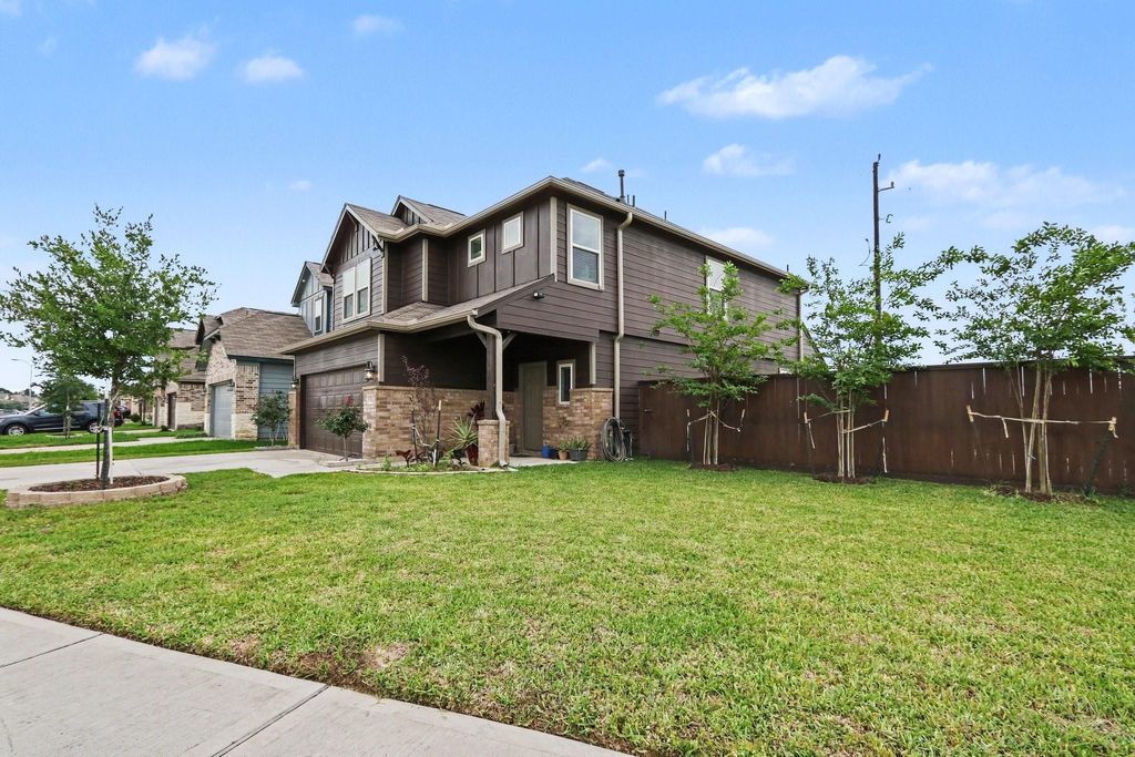 Photo of 910 Steel Blue Drive, Houston, TX 77073 (MLS # 33028700)