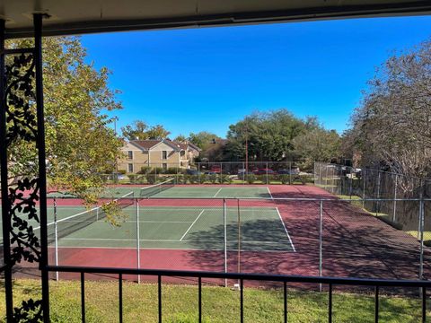Photo of 2800 Jeanetta Street #1110, Houston, TX 77063 (MLS # 96624111)
