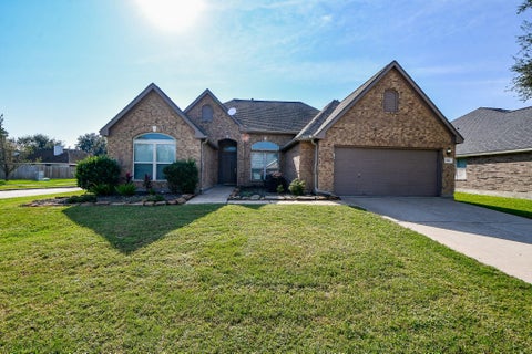Photo of 1816 Oak Lodge Drive Dr, Pearland, TX 77581 (MLS # 56751303)