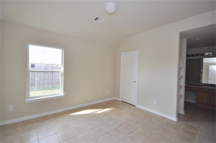 21139 Grandin Wood Court