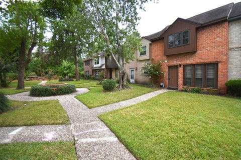 Photo of 429 Sunset Drive, Dickinson, TX 77539 (MLS # 91679032)