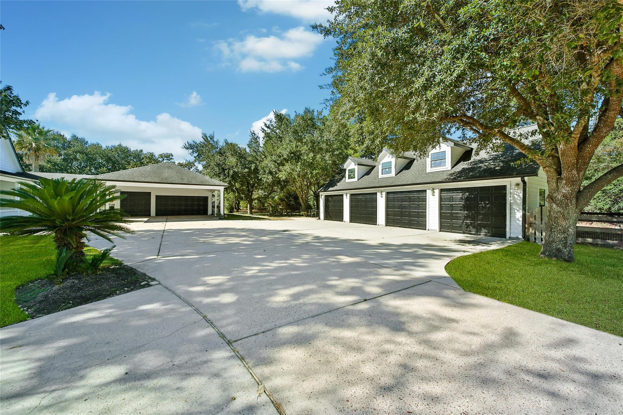 Magnolia, Texas, 77355, United States, 5 Bedrooms Bedrooms, ,3 BathroomsBathrooms,Residential,Active,2034266