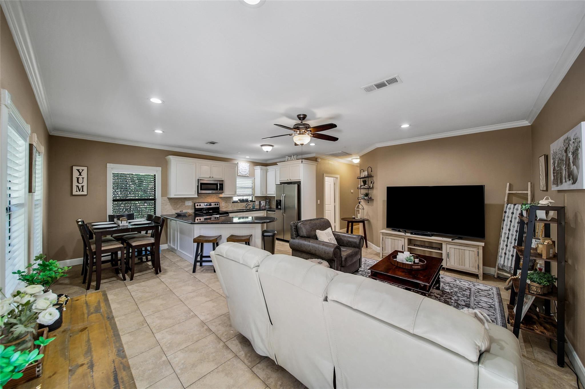 Magnolia, Texas, 77355, United States, 5 Bedrooms Bedrooms, ,3 BathroomsBathrooms,Residential,Active,2034266