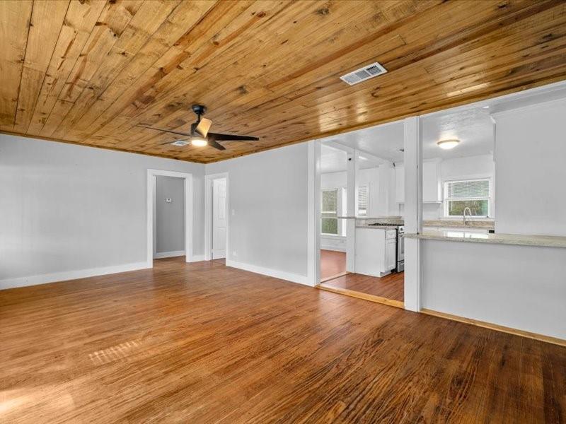 805 E Tom Green Street