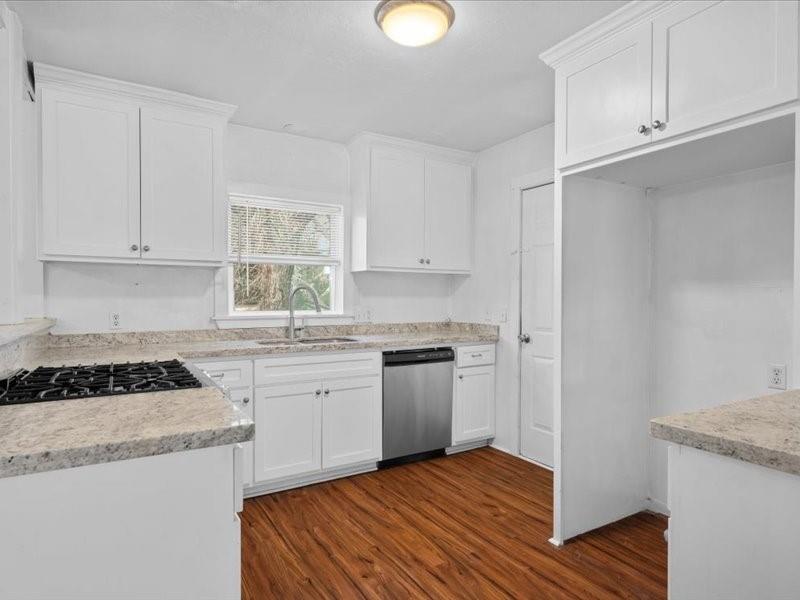 805 E Tom Green Street