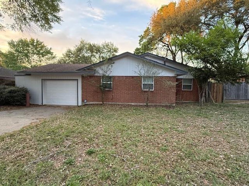 Photo of 584 Elm Street, Prairie View, TX 77484 (MLS # 79443784)