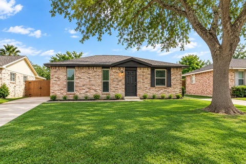 Photo of 4705 Pine Street, Pasadena, TX 77586 (MLS # 42075945)