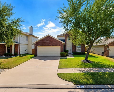 Homes For Sale - 19823 Billineys Park Drive<br/> Harris County, Katy, TX 77449