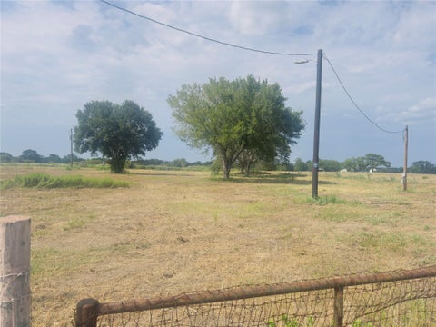 Photo of 3884 Us Highway 90a, Hallettsville, TX 77964 (MLS # 76740376)