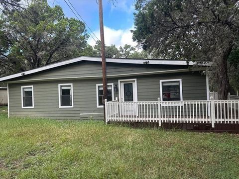 Homes For Sale - 129 New York Avenue<br/> Lakehills, TX 78063