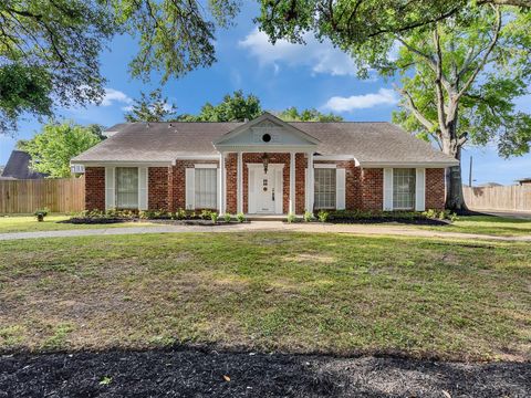Photo of 7814 Knob Hill Avenue, Pasadena, TX 77505 (MLS # 29063540)