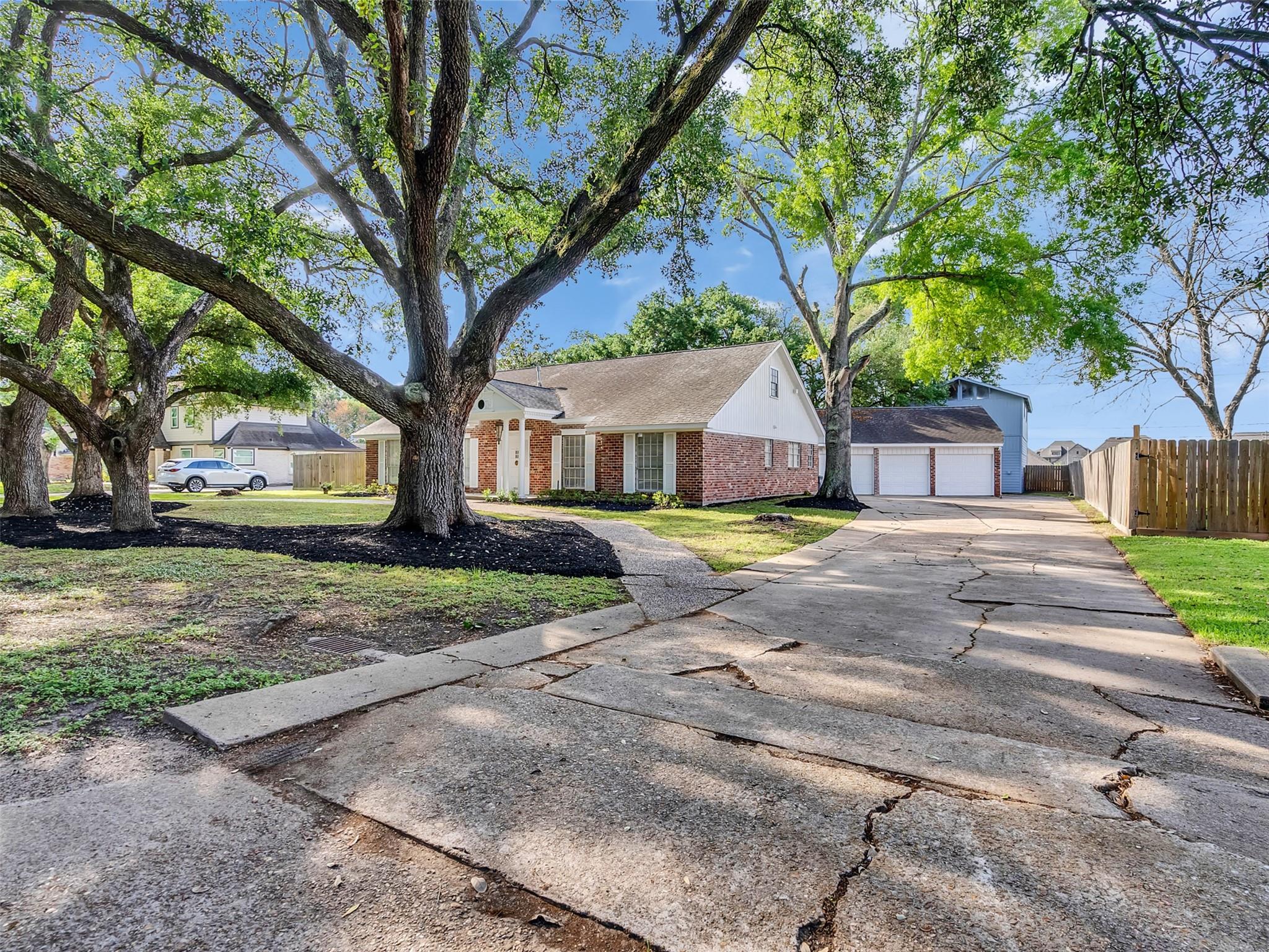 7814 Knob Hill Avenue