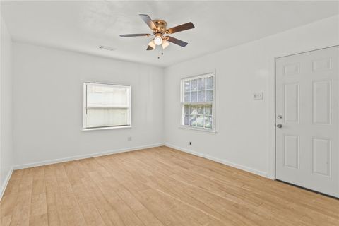 Tiny photo for 605 Pearl Street, Baytown, TX 77520 (MLS # 10478319)