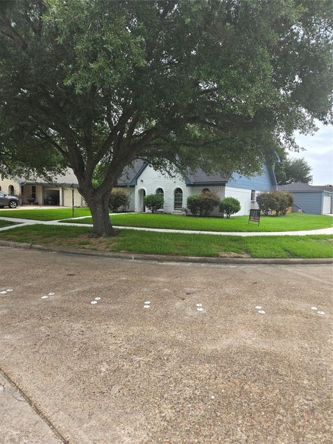 Photo of 12206 Preakness Way, Houston, TX 77071 (MLS # 92382082)