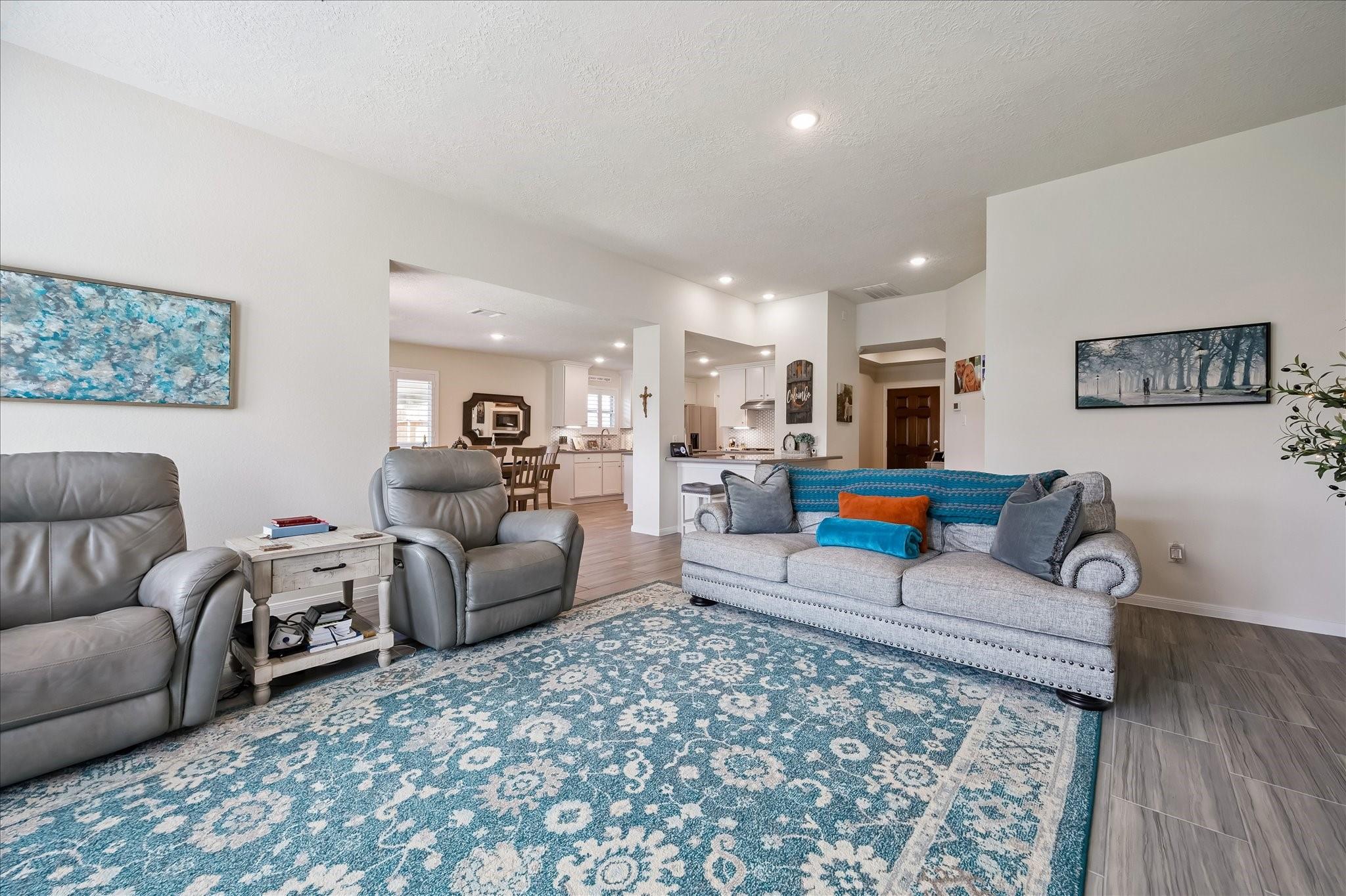 3513 Ballena Way