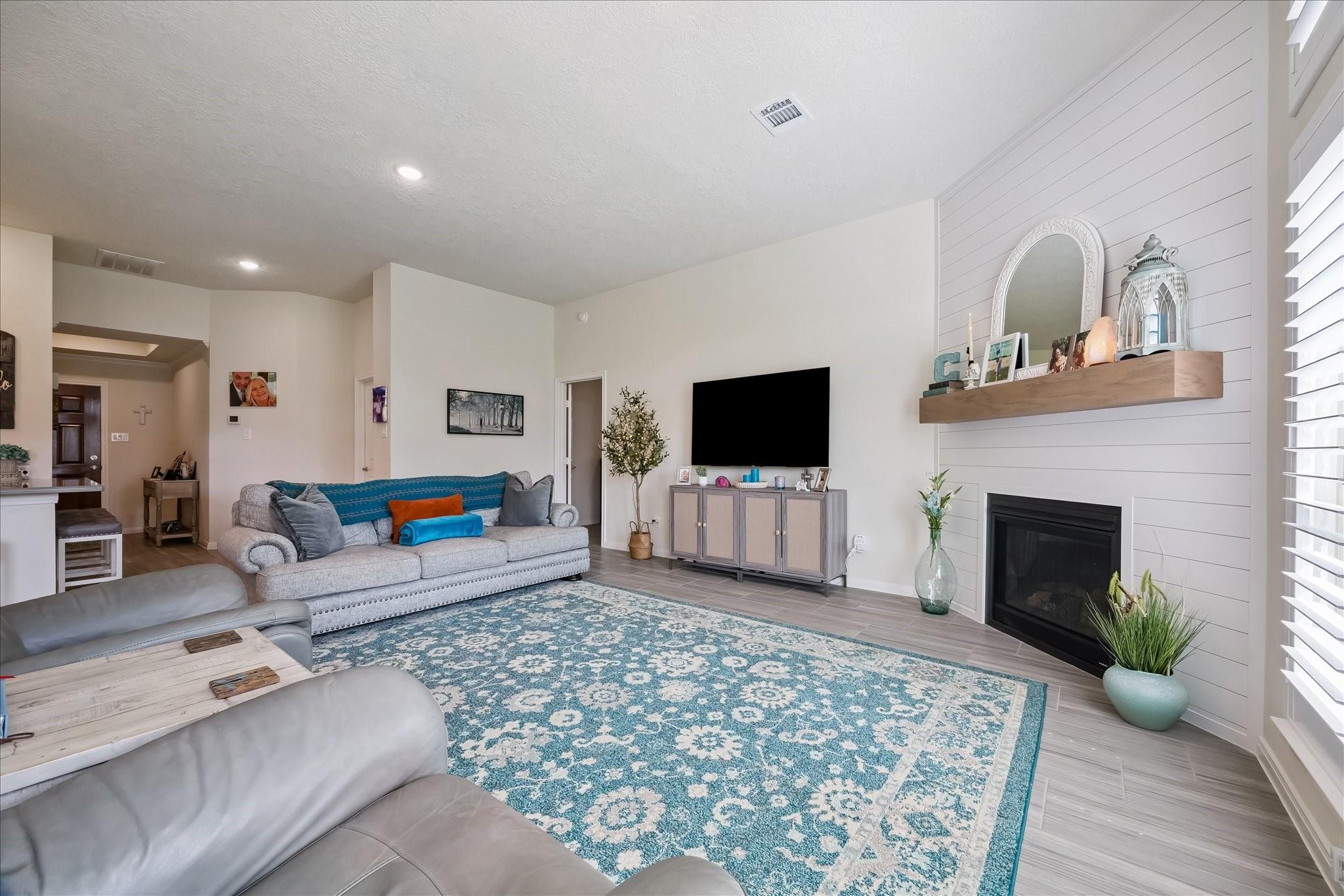 3513 Ballena Way