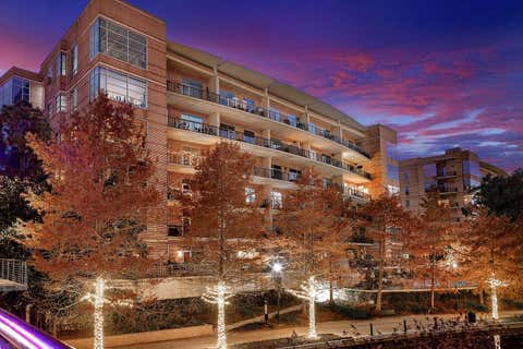 Photo of 1 Waterway Court #5-B, The Woodlands, TX 77380 (MLS # 59666172)