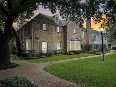 Condo For Sale - 13240 Trail Hollow Drive #3240<br/> Houston, TX 77079