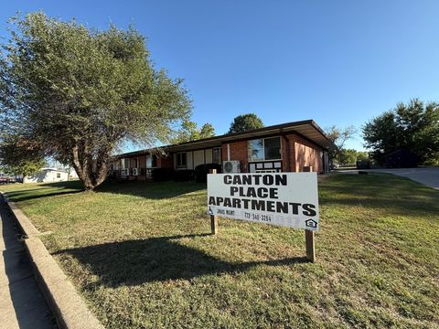 Photo of 500 S Third Ave, Canton, IL 61520 (MLS # 51373366)