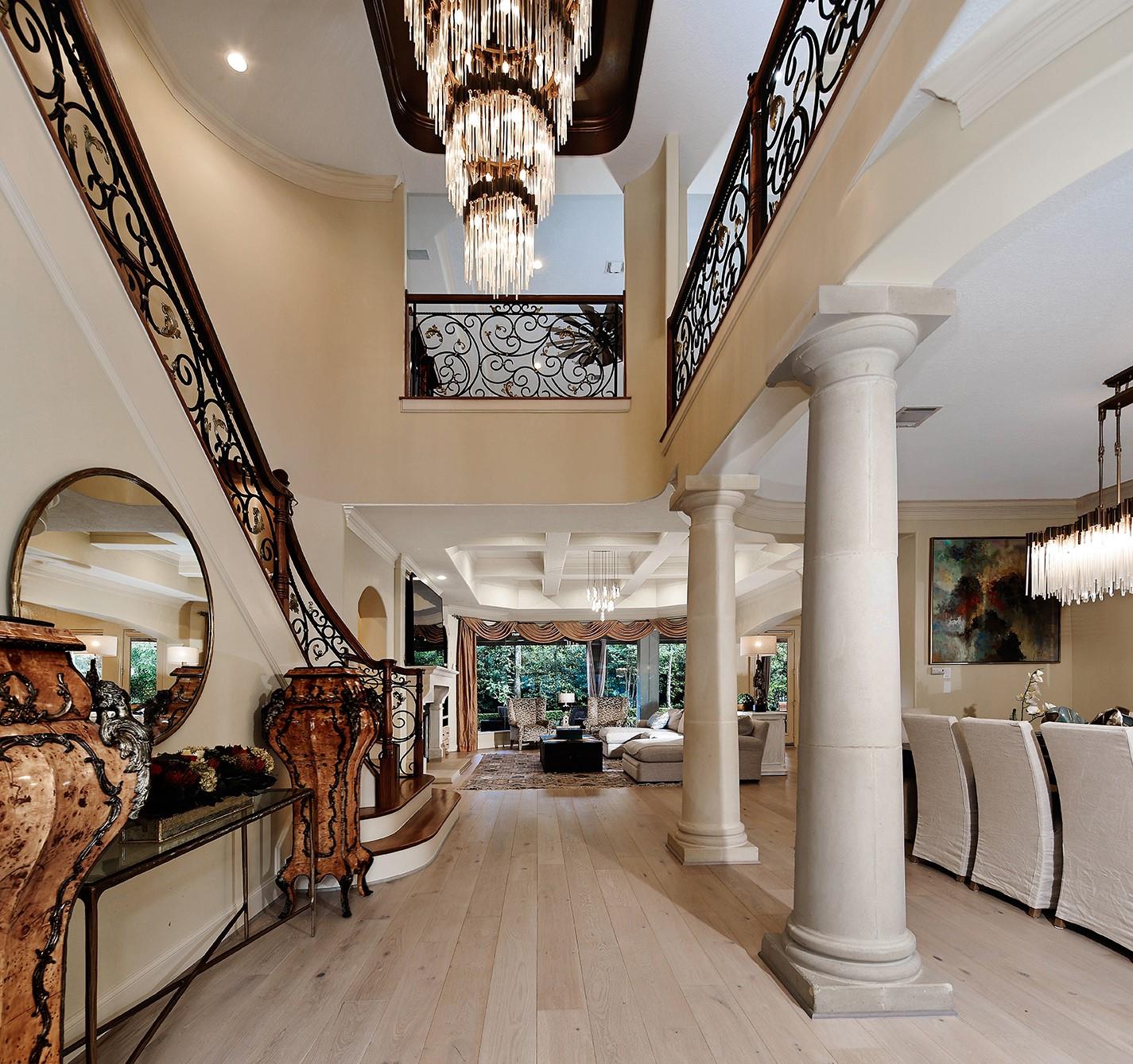 36 Golden Scroll Circle