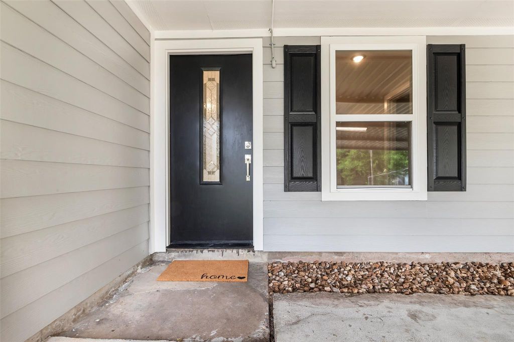 Photo of 5858 Beldart Street, Houston, TX 77033 (MLS # 21548075)